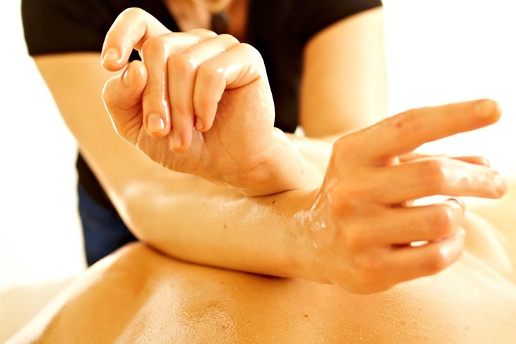 The Benefits of Lomi Lomi Massage: A Relaxing and Restorative Experience